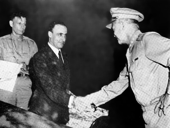 Armistice_1943_Castellano_Eisenhower Il contesto storico, l’armistizio in Italia e le conseguenze in Grecia